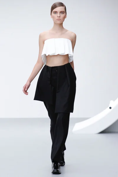 Look 12